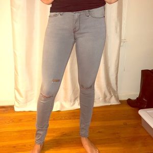 Women’s - Frame - gray skinny distressed jeans